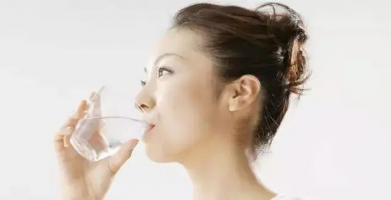 夏季多吃柠檬有助肌肤美白 怎么美白