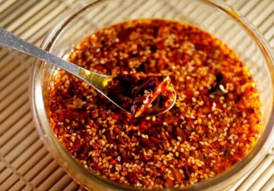 辣椒油的正宗做法 多加这“1味”东西味道会更好！