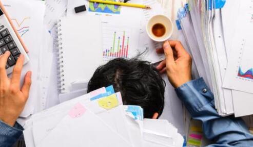 每天熬夜的人 长期睡眠不足等于“慢性自杀”