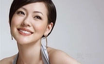 靠自己奋斗 摆脱花瓶称号的生肖女