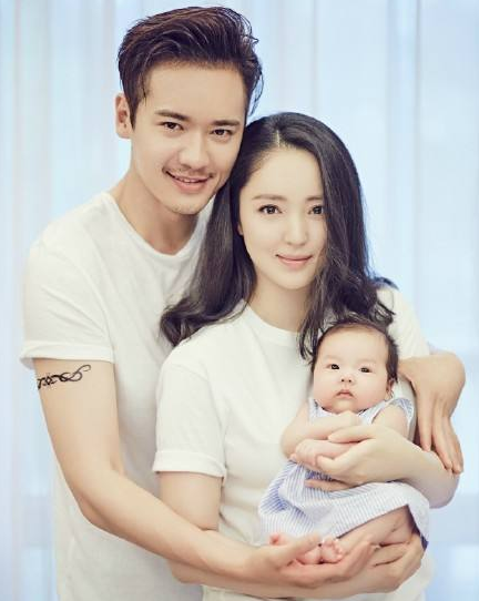 曝董璇高云翔离婚工作人员  未回应律师这样说