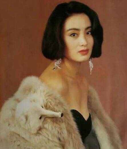 笑话大全 熊孩子都怕这卖学习资料的美女了…