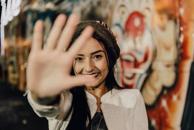  因为一句话被我拉黑的好友 哪怕关系再亲密 也要好好说话   