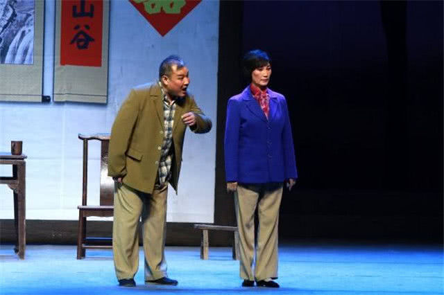 让老公房子买最好的给儿子住 结果惨遭儿子赶出家门