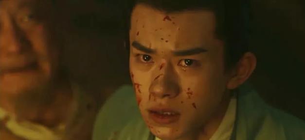 从最不被看好到被吹爆 易烊千玺告诉你什么叫整容式长开