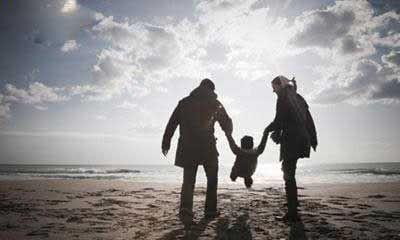 结婚半年后婆婆送来一筐土鸡蛋 得知她的来意 我把鸡蛋扔了