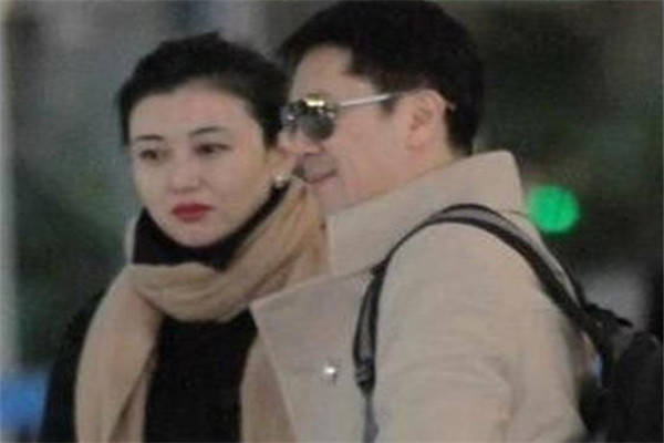 腹部堆积脂肪的原因     为什么脂肪堆积在腹部