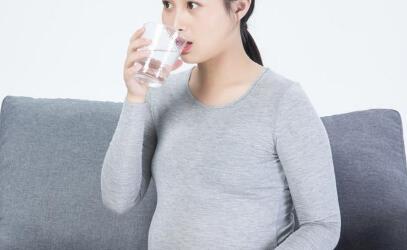 孕妈妈不宜吃冰淇淋 是怕冰到胎宝宝吗？