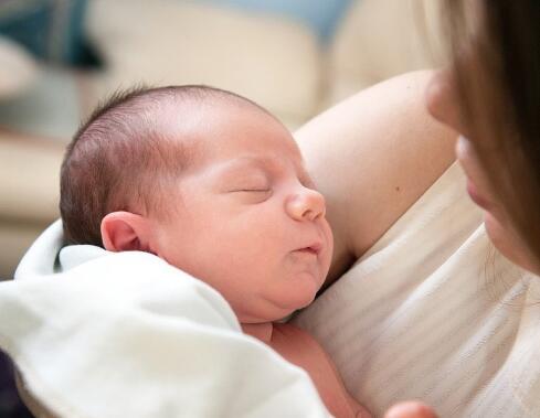 为什么劝孕妇不要熬夜 这三个危害 条条不让人省心！,