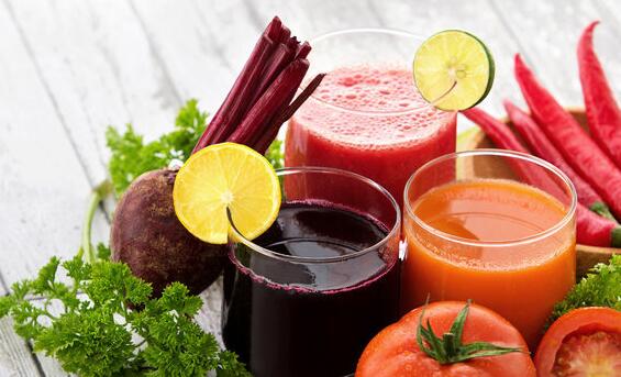 果汁与蔬菜汁 哪个更能适合减肥 蔬菜汁是怎样制作的？