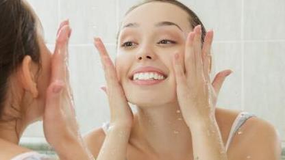 黄瓜敷脸到底能不能美容 这四大功效一定要知道