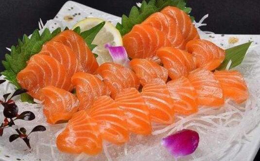 吃三文鱼会长胖吗 一天吃多少三文鱼避免发胖