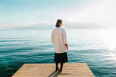 绽放在冬日里的一朵红玫瑰 经典情感故事