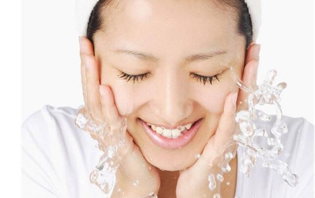 长得美的人都这样洗脸 洗脸正确常识十七条