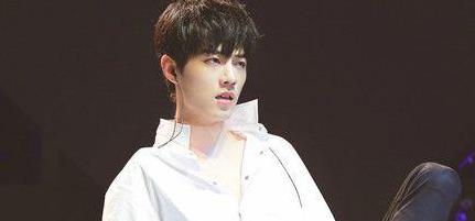 陈情令男主肖战绿了大半个娱乐圈什么梗