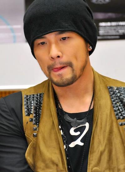 被迫营业的周杰伦粉丝将 周杰伦超话 顶到了微博超话排行榜第一