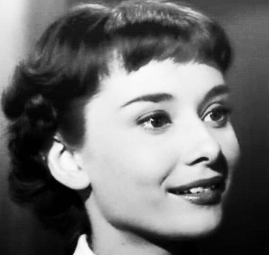 如何知道宝宝饿了 饱了 看这个部位就知道了！