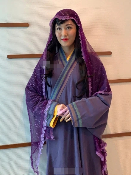 35岁李彩桦近照曝光 脸部水肿僵硬吓坏网友