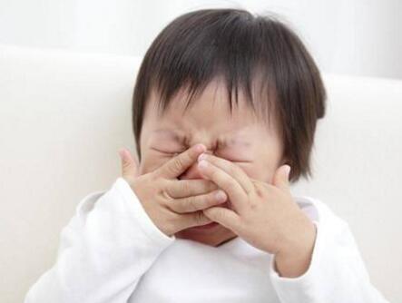 先让宝宝尝尝味 喝哪种奶粉由宝宝决定