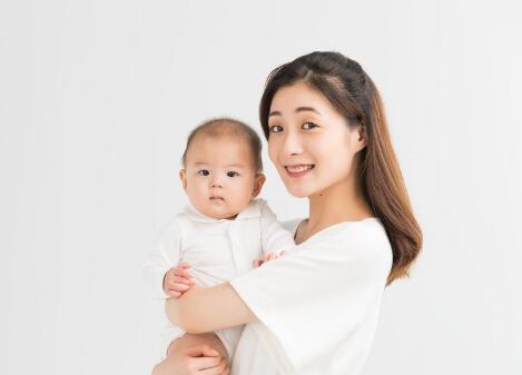 当孩子有这些表现时 说明宝宝没睡好