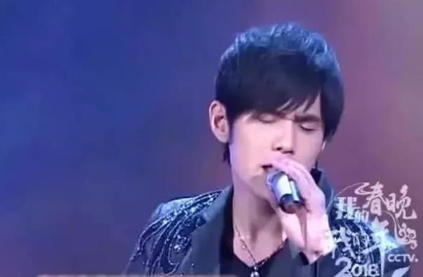 周杰伦超话 周杰伦赢了 讽刺的是 最爱的华语乐坛却再也回不去了