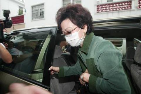 张国荣的姐姐在家中去世  临终前说“哥哥”真正死亡的原因