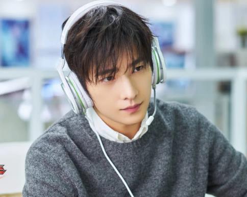 全职高手 今晚八点上线 忠实原著不给杨洋安排爱情戏