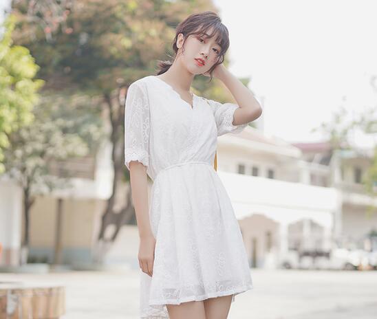 爱美之心 人皆有之 这几款白色连衣裙显得仙气十足