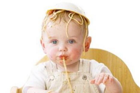 训练孩子吃饭这件事 宜早不宜晚