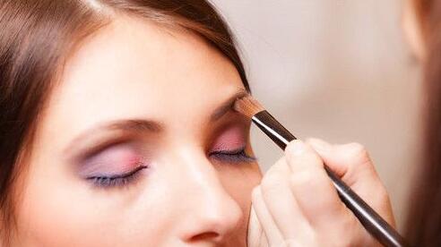 粉底不服帖有哪些原因--粉底不服帖怎么办