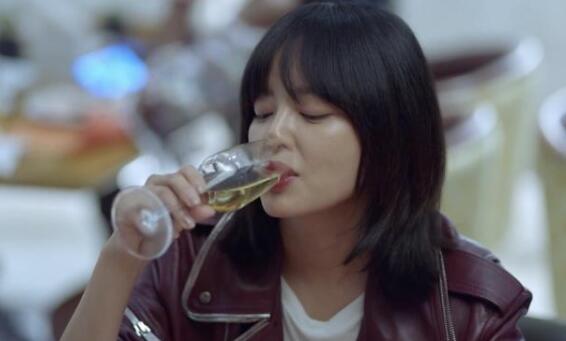 《带着爸爸去留学》演后妈的辛芷蕾 竟然成了最靠谱的人