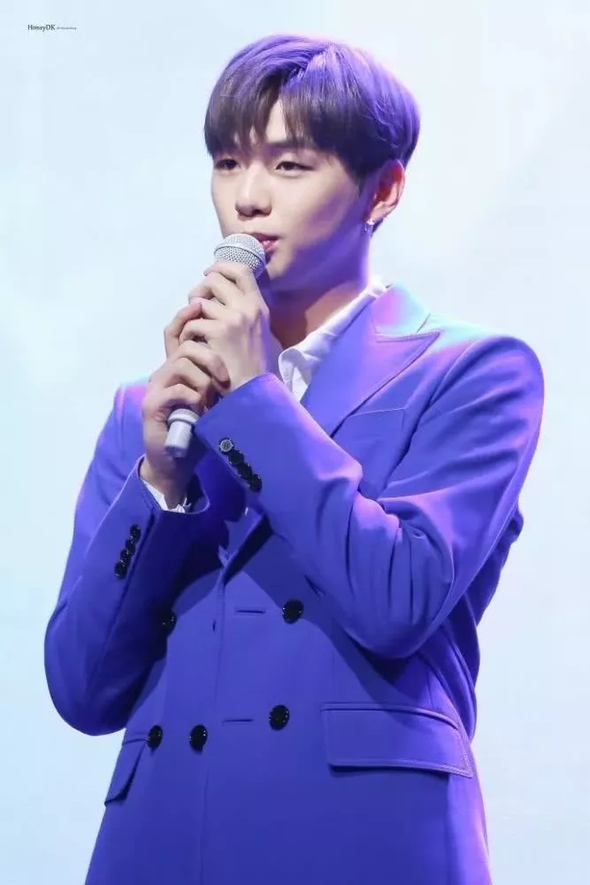 预售突破45万 新人男SOLO发行出道专销量 音源全面开花