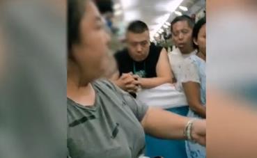 哈尔滨火车上一女子被指霸座 后掏出6张火车票