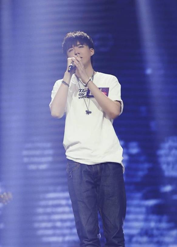 抖音的三大男神 从网红转型成艺人 最后一位竟然火到了国外