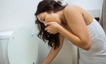 如何防止夏季食物中毒 食物如何存放 轻微食物中毒怎么办