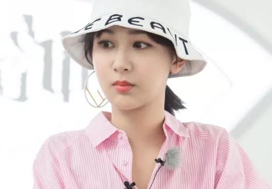 中餐厅3今晚开播黄晓明搭档王俊凯 杨紫带泡脚盆到岛