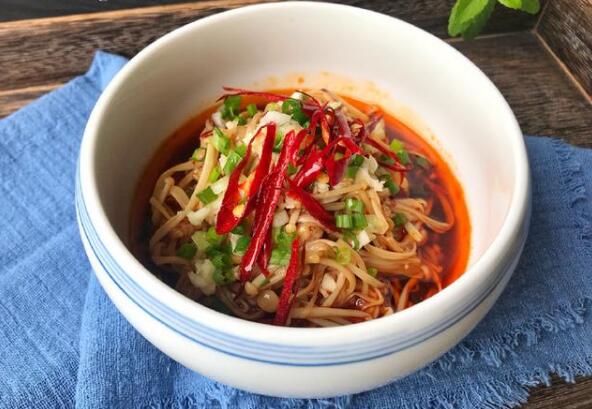 凉拌金针菇 早餐开胃 金针菇的营养价值