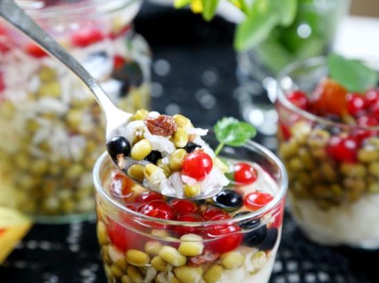 伏天消暑冰品  苏式绿豆汤