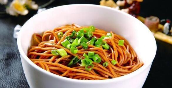 10种面馆经典拌面 做法其实很简单在家也能做