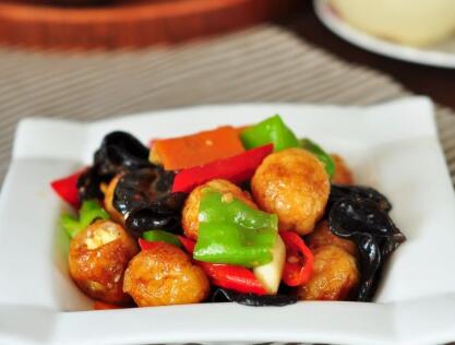 预防皮肤过敏 家常菜什锦虎皮蛋