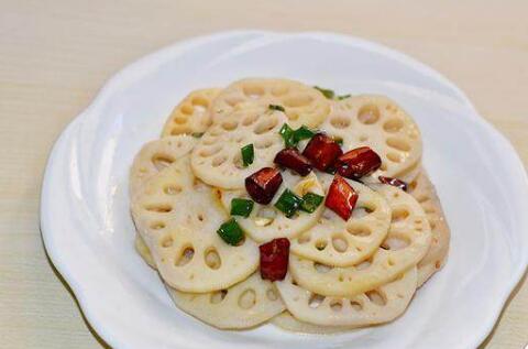 凉拌藕片的正确做法 酸甜爽口 简直太好吃了