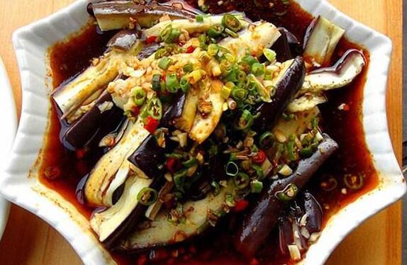 凉拌茄子这样做才最好吃 茄子的营养价值