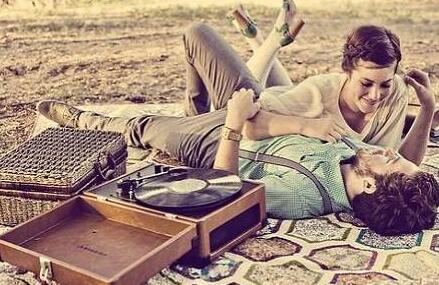 男人对你感情开始冷淡化 及时采取策略让你立即降服对方