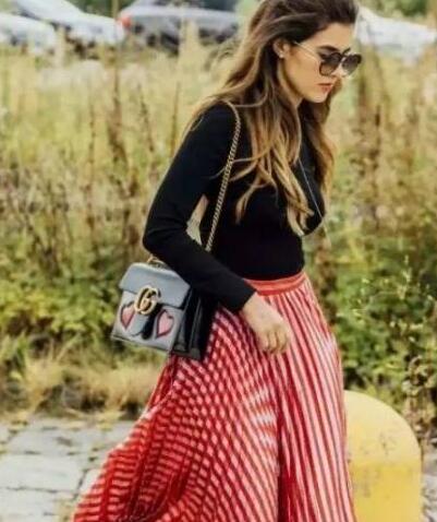 十二星座被扒衣的反应  十二星座特点