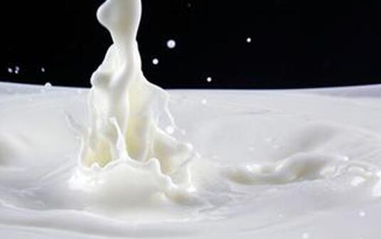 牛奶对皮肤的好处 牛奶怎么洗脸 正确方法洗出白嫩美肌