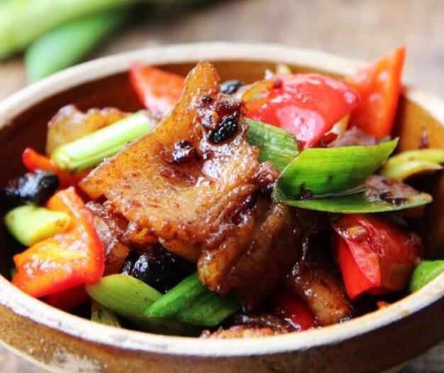 家常回锅肉的做法 家常回锅肉做法小窍门