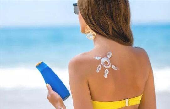 都知道防晒霜对肌肤的重要性 使用不当防晒霜也会有副作用