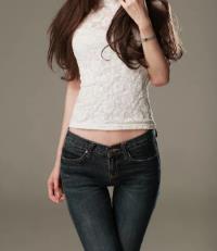 女大学生突然收到土豪送的豪车和手机