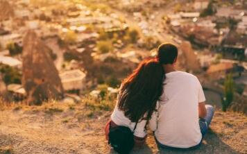 男女交往多长时间才适合接吻 主要还是看两个人的感情