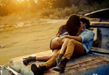 女人被强吻时 女人会有怎么样的心理活动